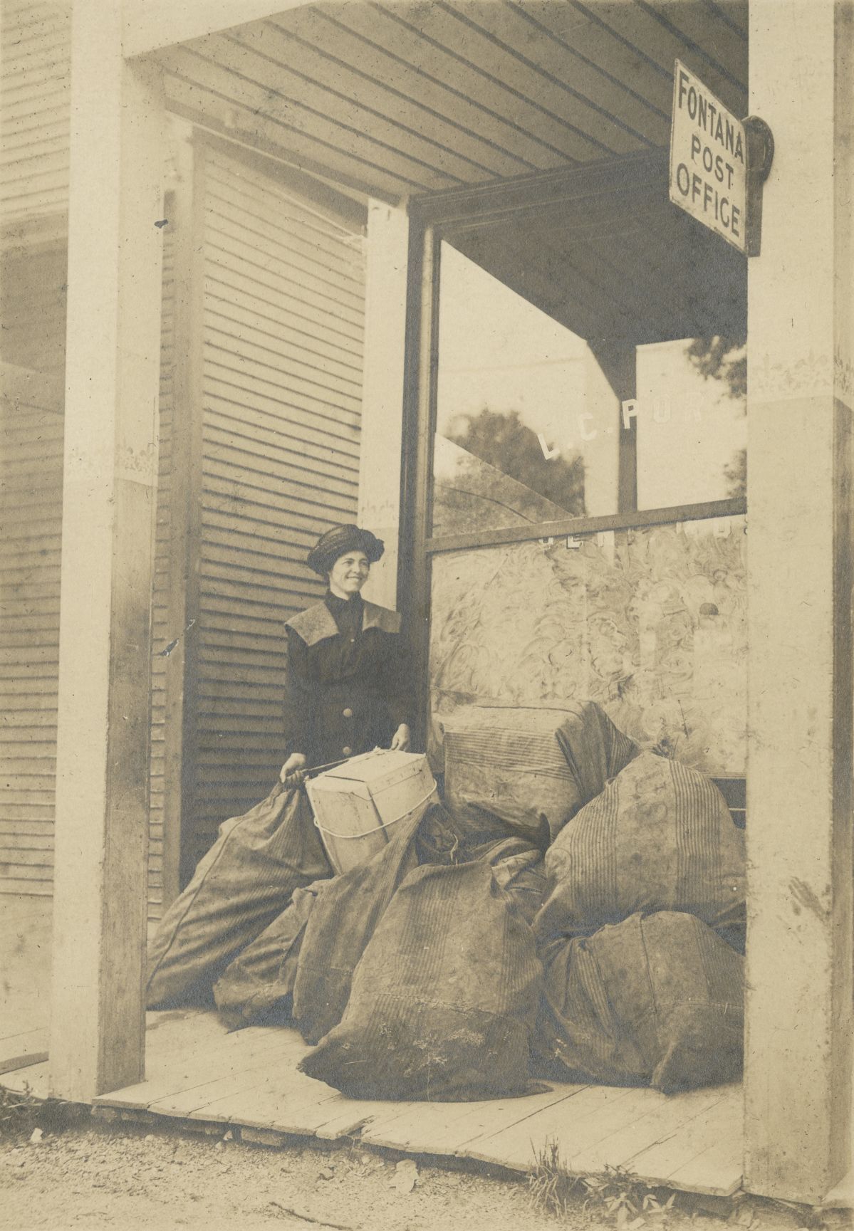 Anna Baker Post Lady Fontana